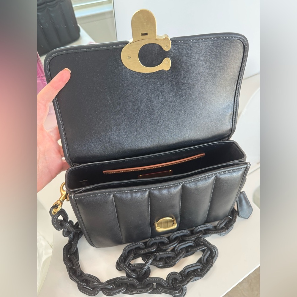 Coach quilted Leather Studio Bag w chain link strap - Picture 4 of 16